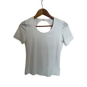 AKRIS Punto Ivory Keyhole Cutout Tee T-Shirt Top Size 6 MINIMALIST LUXURY CASUAL
